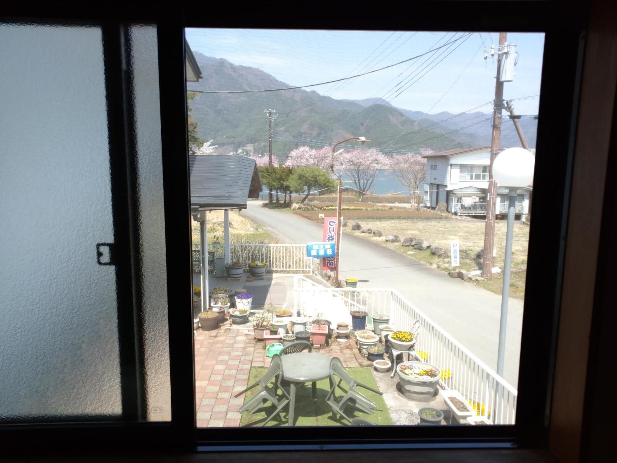 Nishimiyasou Hotell Fujikawaguchiko Rom bilde